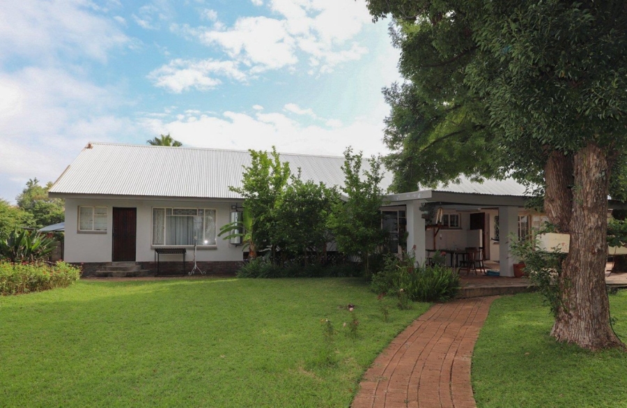 3 Bedroom Property for Sale in Wilkoppies North West